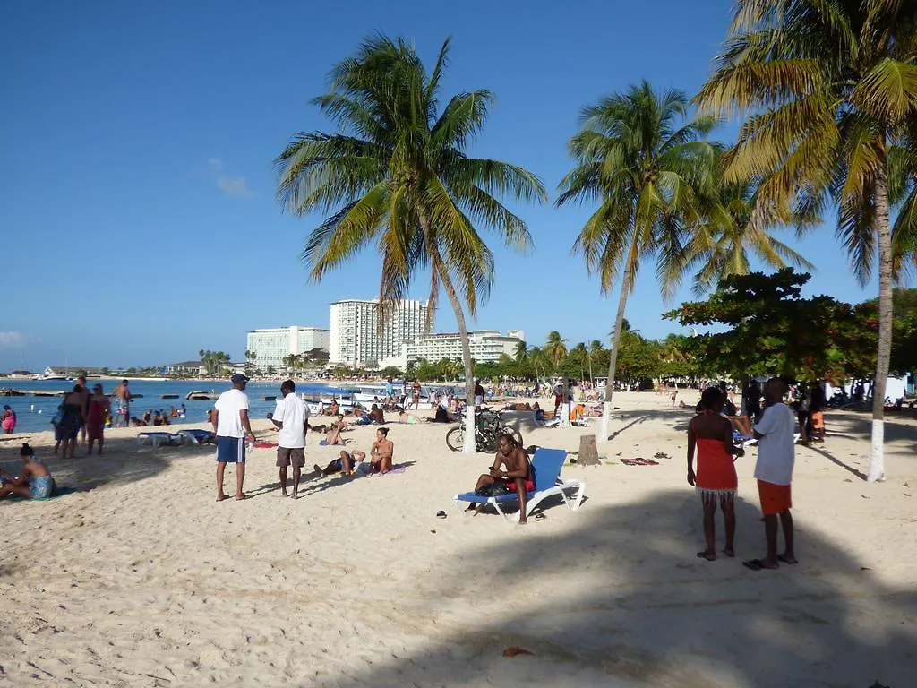 Apartment Beach One Bedroom Suite 13 Ocho Rios